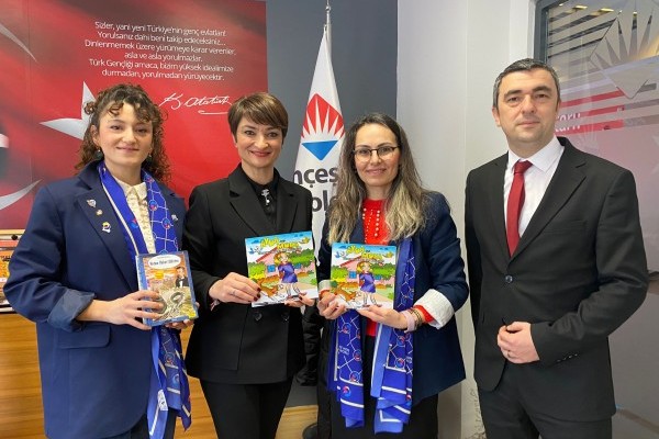 Ordu Rotary Kulübü UR 2430 Bölge Çevre Komitesinin projesi olan AYDA ile MOKA kitapçığını temin ederek Ordu Bahçeşehir Koleji kütüphanesine bağışladı.