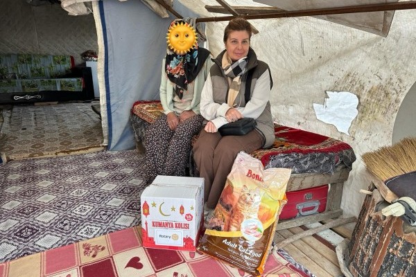 ROTARY ADIYAMAN'DA RAMAZAN YARDIM KOLİLERİ DAĞITTI
