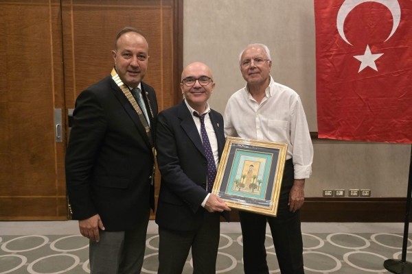 Adana Rotary Kulübü olarak Lozan Barış Antlaşması Yıldönümü-Gazetecilik ve Basın Bayramında gazeteci/yazar Prof.Dr. Barış DOSTER'i ağırladık