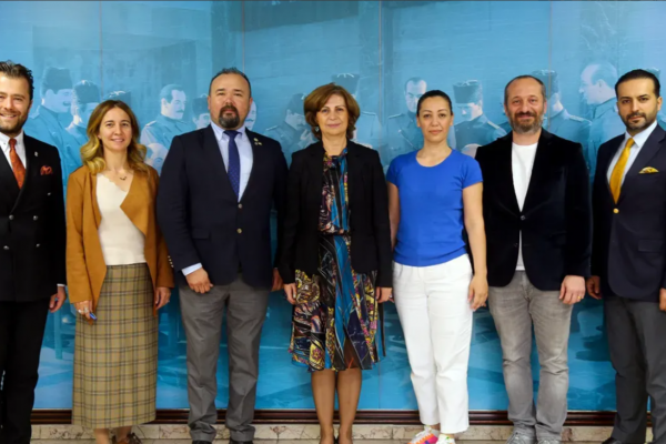 Depremzedeler yararına anlamlı bağış
