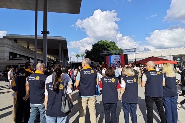 Adana Güney Rotary Kulübünden Çocuk Felcine Karşı Güçlü Farkındalık