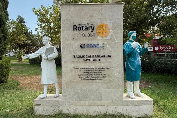 Adana Güney Rotary Sağlık Çalışanları Anıtı
