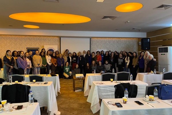 Yenimahalle Rotary Kulübü - 13.01.2024 Tarihinde serviks kanseri ile ilgili proje etkinliğimizi Türk Üniversiteli Kadınlar Derneği ile gerçekleştirdik.