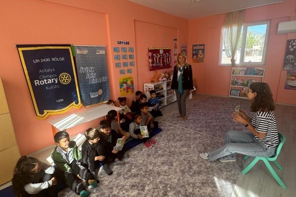 ANTALYA OLİMPOS RK TOPLUMSAL ADALET VE EŞİTLİK İÇİN KUMLUCA KAVAK KÖYÜ OKUL ZİYARETİ