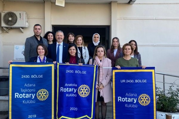 Adana Rotary Kulübü, Adana Taşköprü ve Anatolia Rotary Kulüplerinin de katılımıyla Rahim Ağzı Kanseri Eğitim Toplantısı Düzenledi.