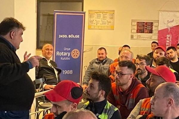 ÜNYE RK’NDEN MADDE ve DİJİTAL BAĞIMLILIK KONUSUNDA FARKINDALIK ETKİNLİĞİ