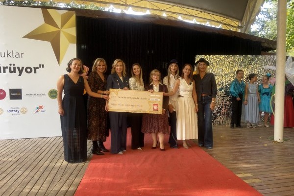 Adana Seyhan Rotary "Anneler ve Çocuklar Eğitim için Yürüyor"