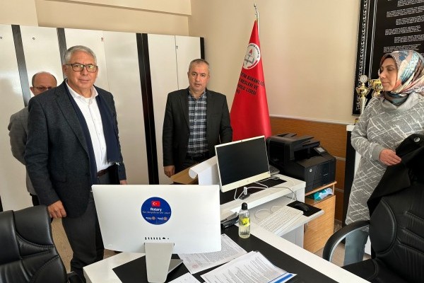 ROTARY’DEN “EĞİTİME TEKNOLOJİ DESTEĞİ” PROJESİ