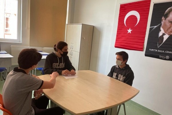 Bariş ve Anlaşmazlıkların Çözümü Akran Arabuluculuk