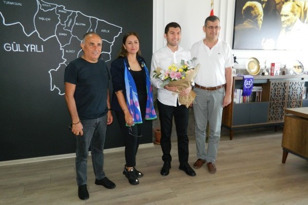 Ordu Rotary Kulübü Gülyalı Belediye Başkanı Sn. Ulaş Tepe’yi makamında ziyaret etti.
