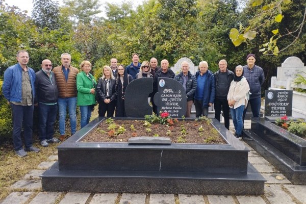 Ordu Rotary Kulübü Geçmiş Dönem Başkanlarından Dr. Çetin Yener’i 7.ölüm yıldönümünde anma ziyareti gerçekleştirdi.