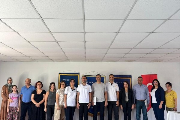 Adana Seyhan RK . " Göz Sağlığı Seminerinde "