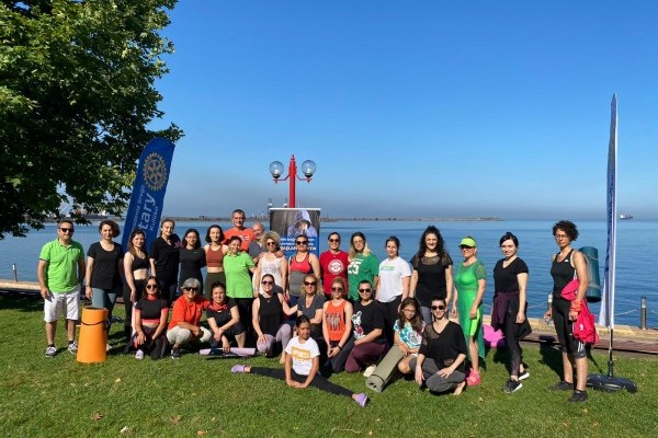 KDZ.EREĞLİ ROTARY KULÜBÜ'NDEN MADDE BAĞIMLILIĞINA KARŞI SAHİLDE YOGA