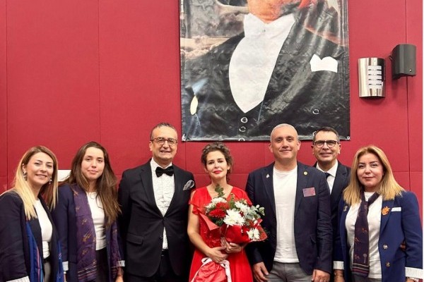 ANATOLIA ROTARY KULÜBÜ OLARAK CUMHURİYET BAYRAMI ETKİNLERİMİZ KAPSAMINDA BİLGİ DAĞARCIĞIMIZI MUHTEŞEM BİR SÖYLEŞİ İLE BESLEDİK