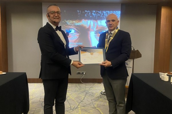 Adana Seyhan Rotary Rtn.Yusuf Ziya Halefoğlu nun "Atatürk Kurucu- Felsefesi" sunumunu dinledi.