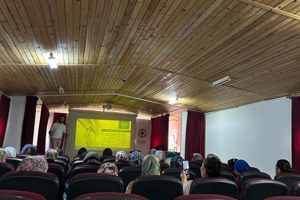 Adana Rotary Kulübü ve Adana Rotaract Kulübü En İyi Narkotik Annedir Eğitim Toplantısı