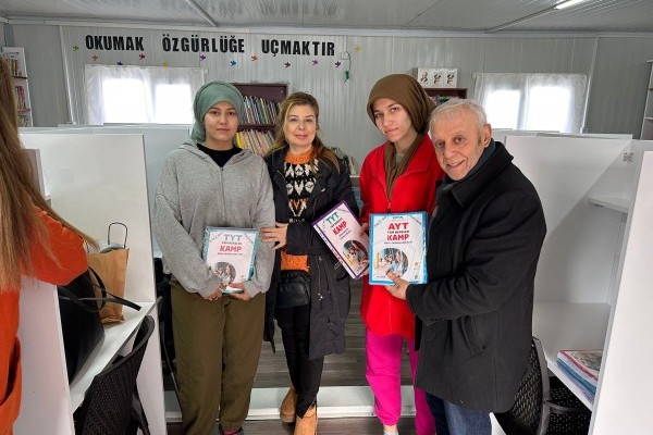 ROTARY’DEN EĞİTİME VE ÖĞRENCİLERE KÜTÜPHANE DESTEĞİ