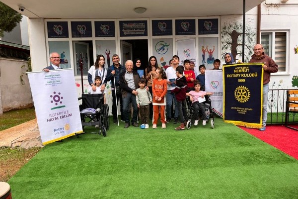 NEMRUT ROTARY KULÜBÜ ENGELLİLERİ UNUTMADI