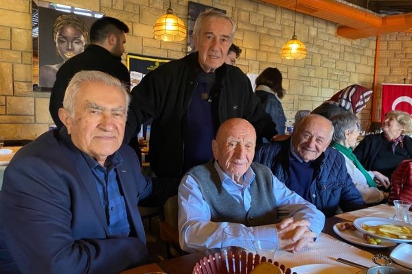 Biz Büyük Bir Aileyiz