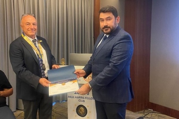 Adana Seyhan Rotary,Anadolu Lisesi Müdürü Sn.Tunahan Akdaş ,öğretmen ve Öğrencilerin Sunumu