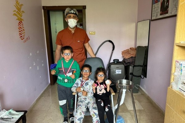 Bolu Rotary Kulübü Engelsiz Dişler için Deprem Bölgesinde