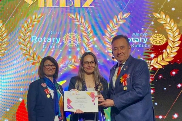 ORDU ROTARY KULÜBÜ KONFERANSTAN ÖDÜLLERLE DÖNDÜ.