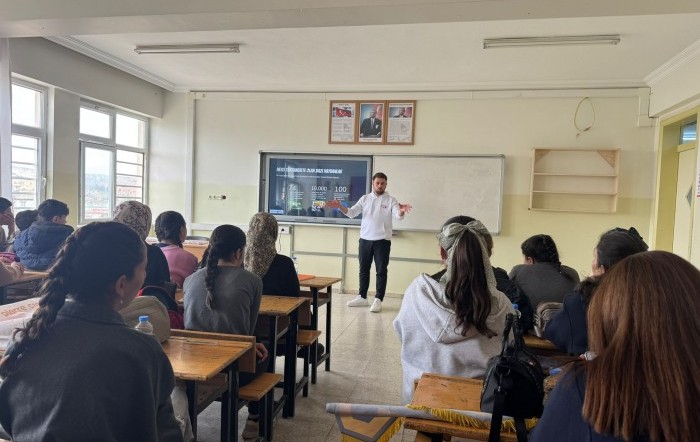 Gaziantep Sarıbaşak Ortaöğretim Okulunda nesli tükenen hayvanlarla ilgili sunum yapıldı