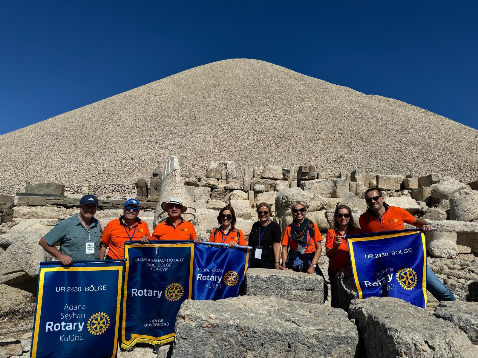 Adana Seyhan Rotary,Engellilerle Nemrut'a Zirveye Tırmanıyoruz.