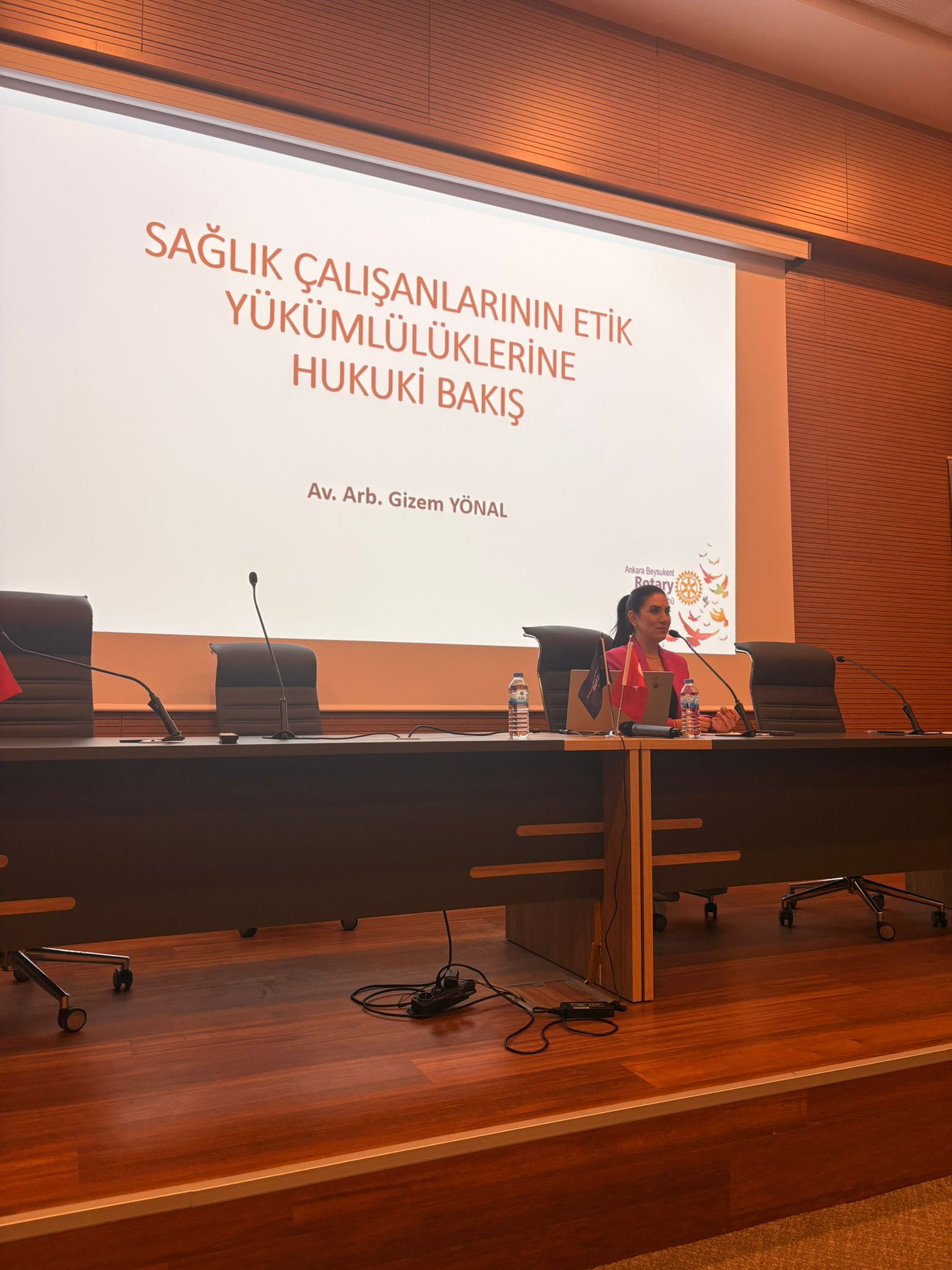 Genç Diş Hekimlerine Meslek Etiği Semineri