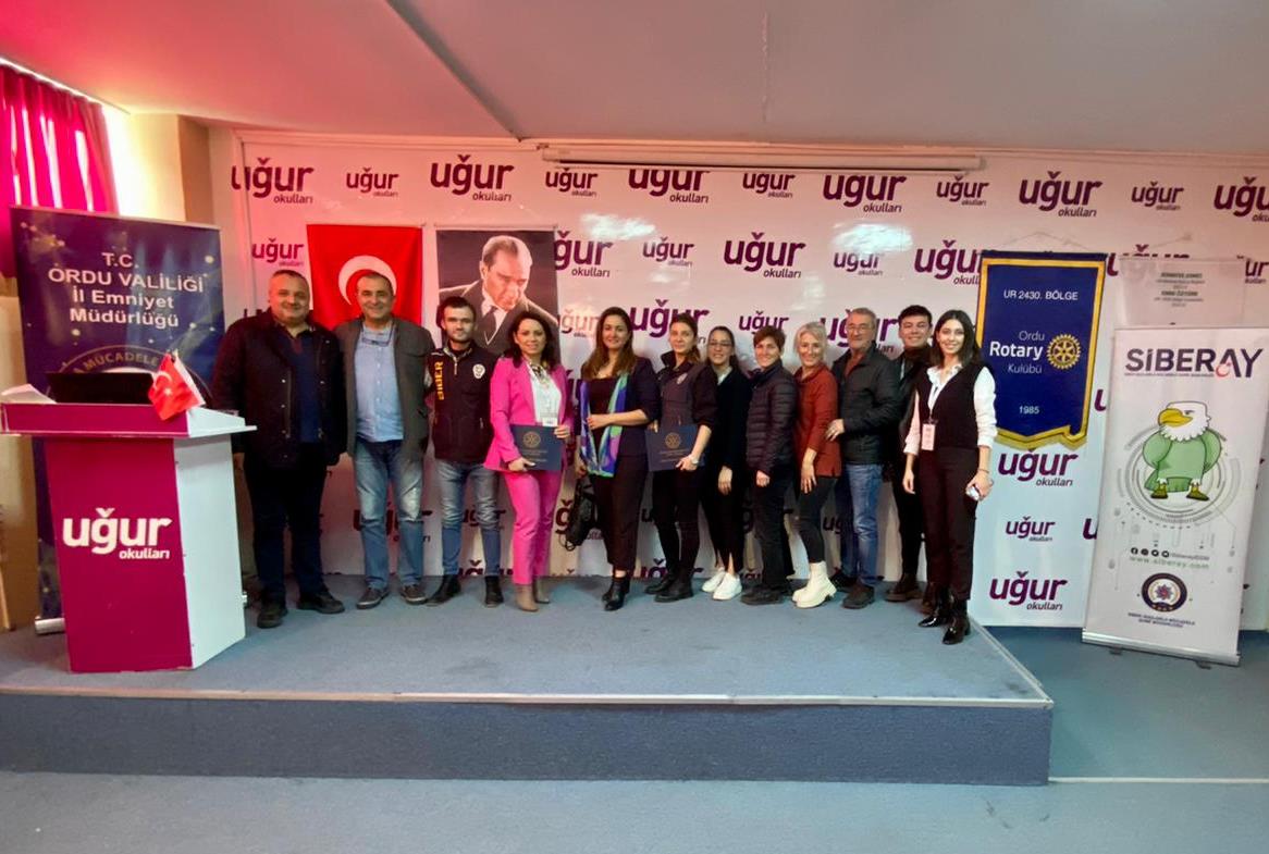 ORDU ROTARY KULÜBÜNDEN  ÖĞRENCİLERE AKRAN ZORBALIĞI VE SİBER ZORBALIK SEMİNERİ DÜZENLENDİ.