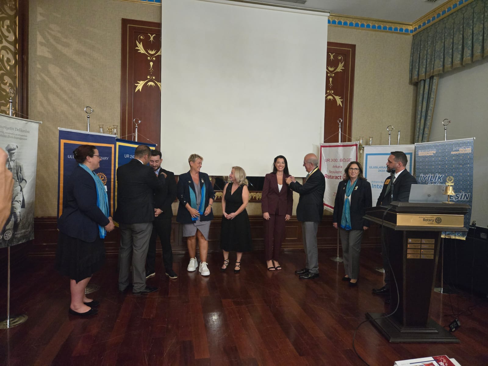 Ankara Beysukent Rotary Kulübü Guvernör Ziyareti'nde Yeni Üye Alımı ve Paul Harris Rozeti Töreni