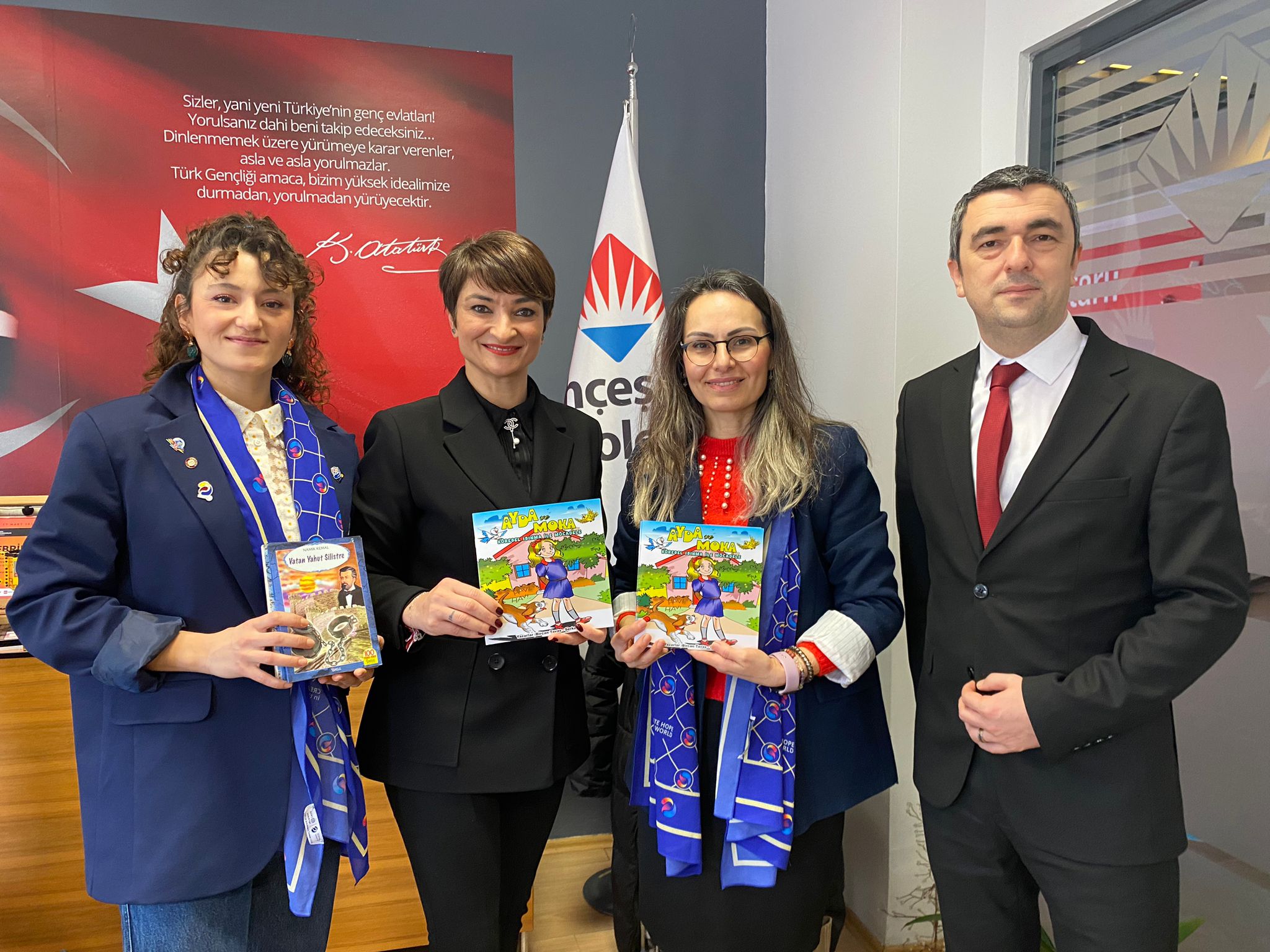 Ordu Rotary Kulübü UR 2430 Bölge Çevre Komitesinin projesi olan AYDA ile MOKA kitapçığını temin ederek Ordu Bahçeşehir Koleji kütüphanesine bağışladı.
