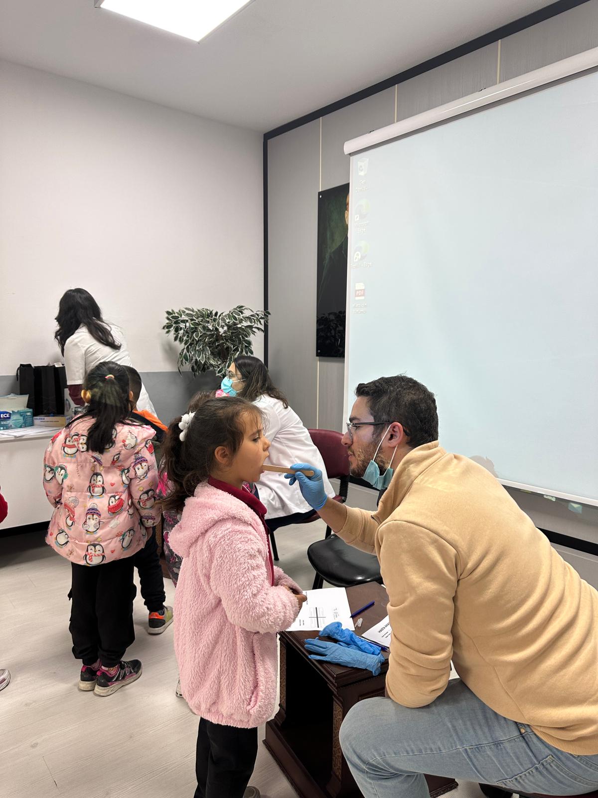 MİNİK DİŞLER, SAĞLIKLI GÜLÜŞLER