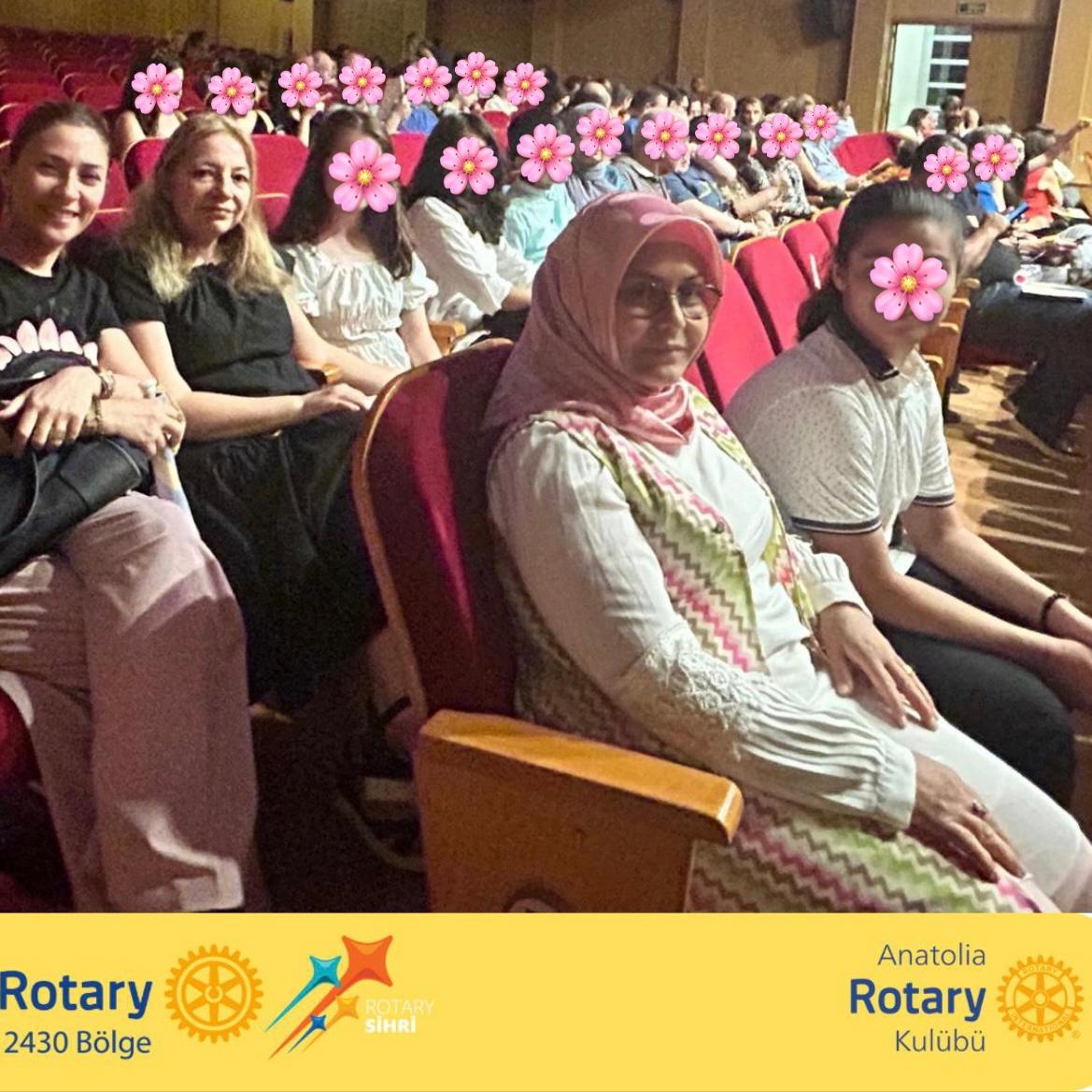 ANATOLIA ROTARY OLARAK SPONSORLARI ARASINDA BULUNDUĞUMUZ GELENEKSEL ADANA 3. ODA MÜZİĞİ FESTİVALİNDE ÖZEL GEREKSİNİMLİ KARDEŞLERİMİZİ VE EBEVENLERİNİ MİSAFİR ETTİK.