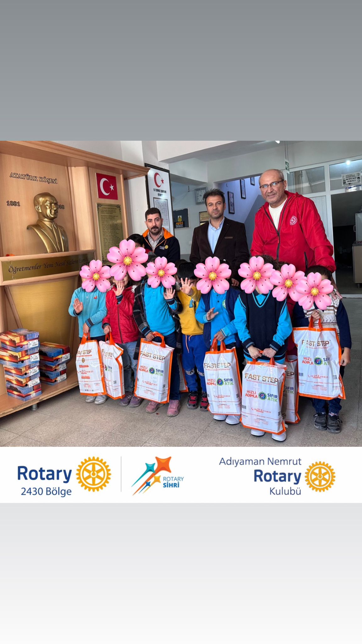 ROTARY ÇOCUKLARA AYAKKABI HEDİYE ETTİ