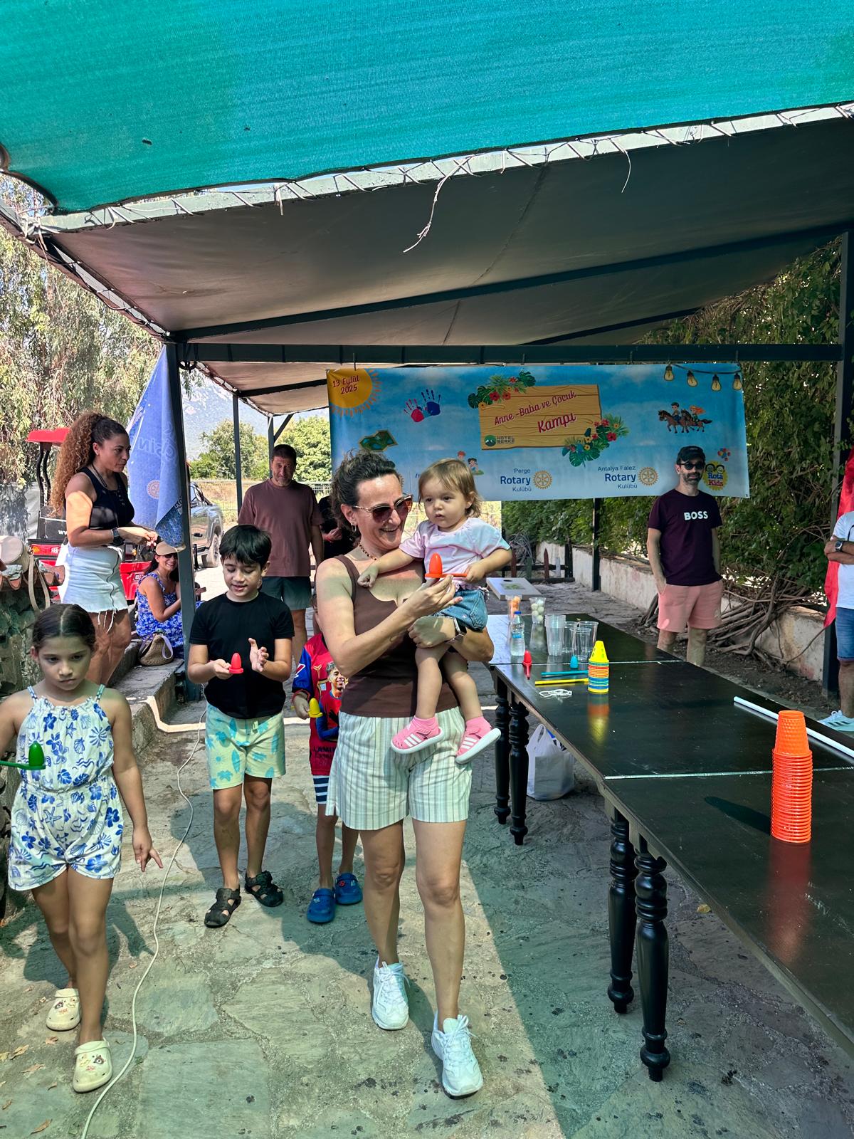 Anne Baba Çocuk Kampı