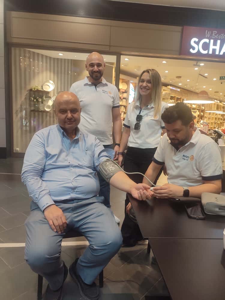 Avm de tansiyon ölçümü