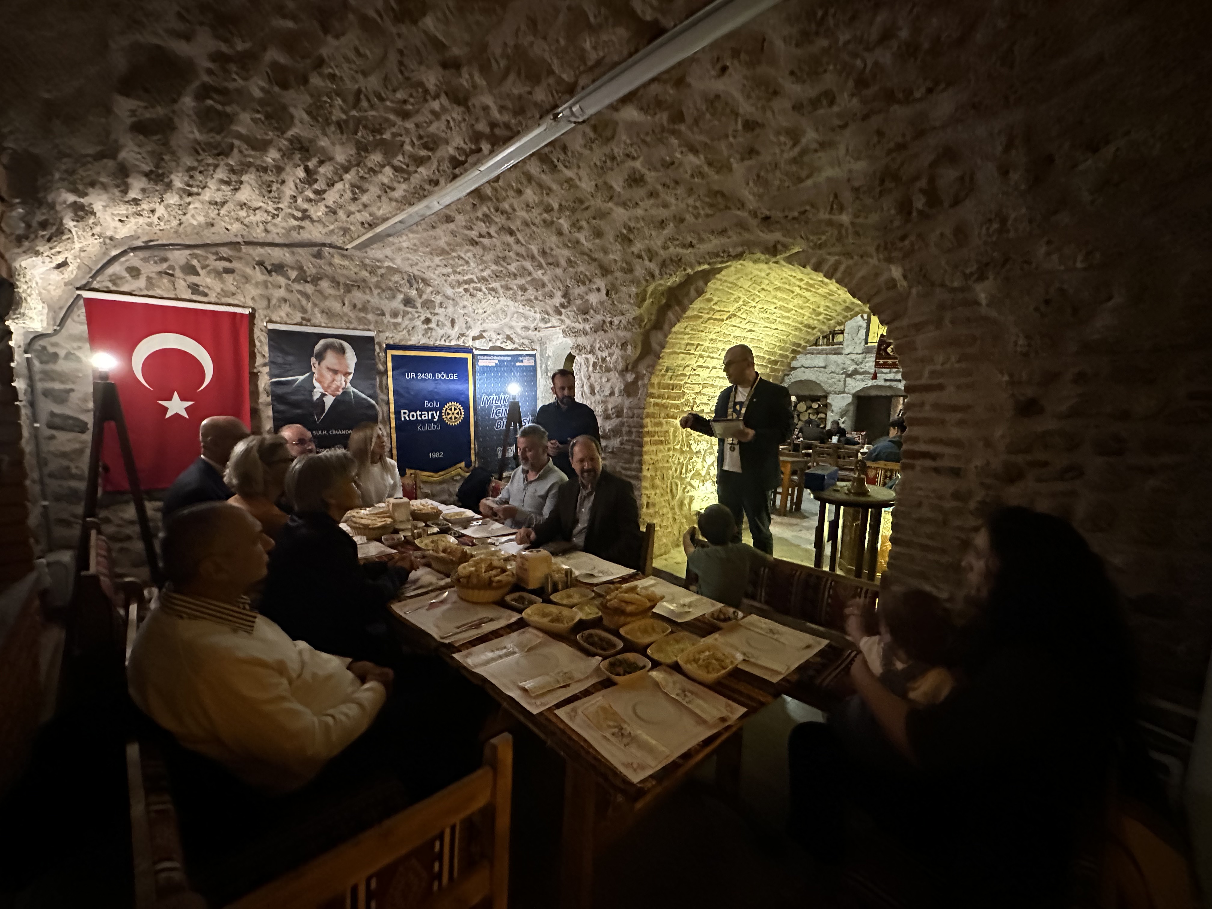 Geçmişin İzinde Taşhan'da Birlikteyiz