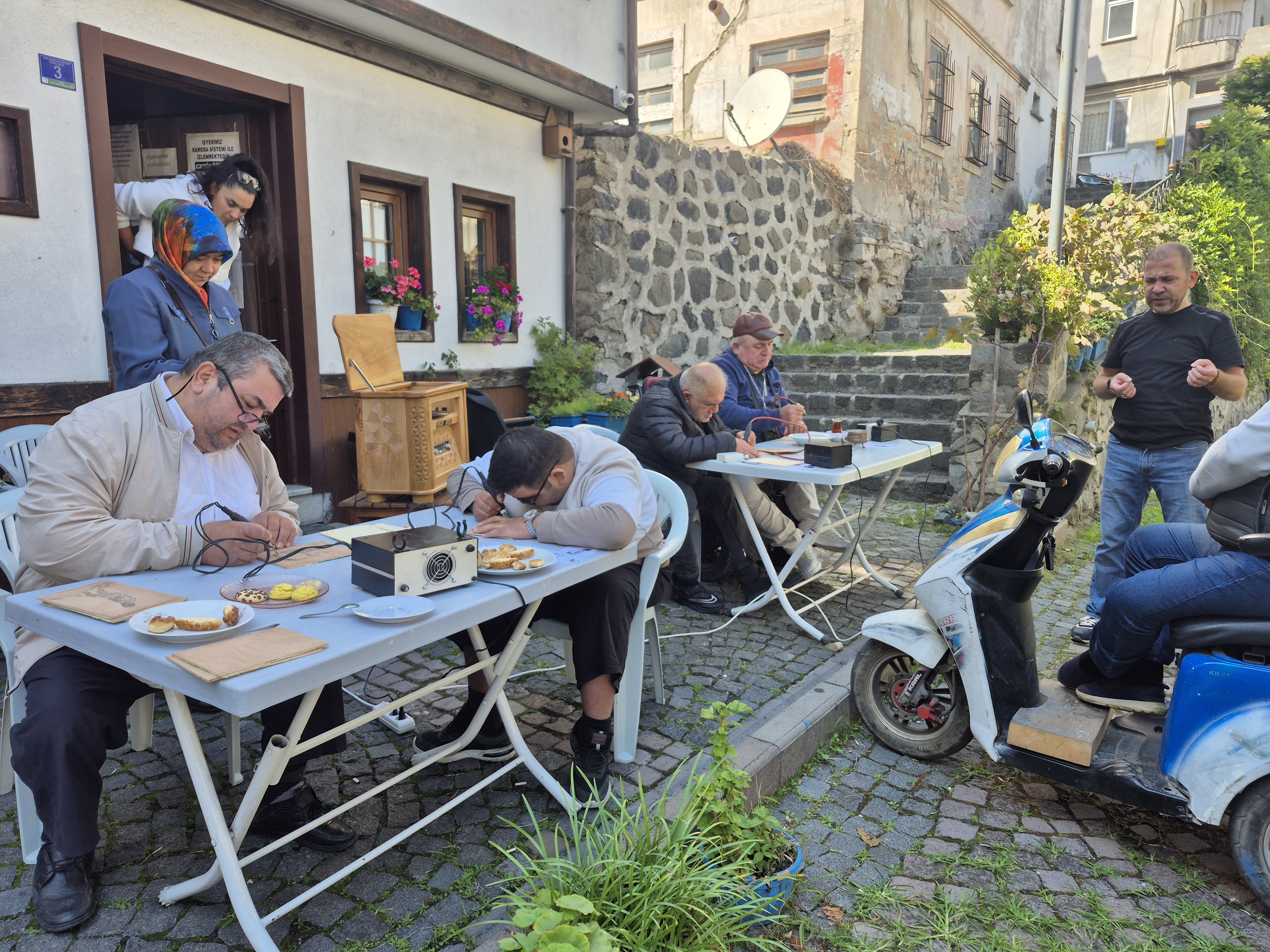 Engelleri Aşıyoruz – Ahşap Yakma Workshop’u (Yalı Kilisesi'nde Yapılıyor)