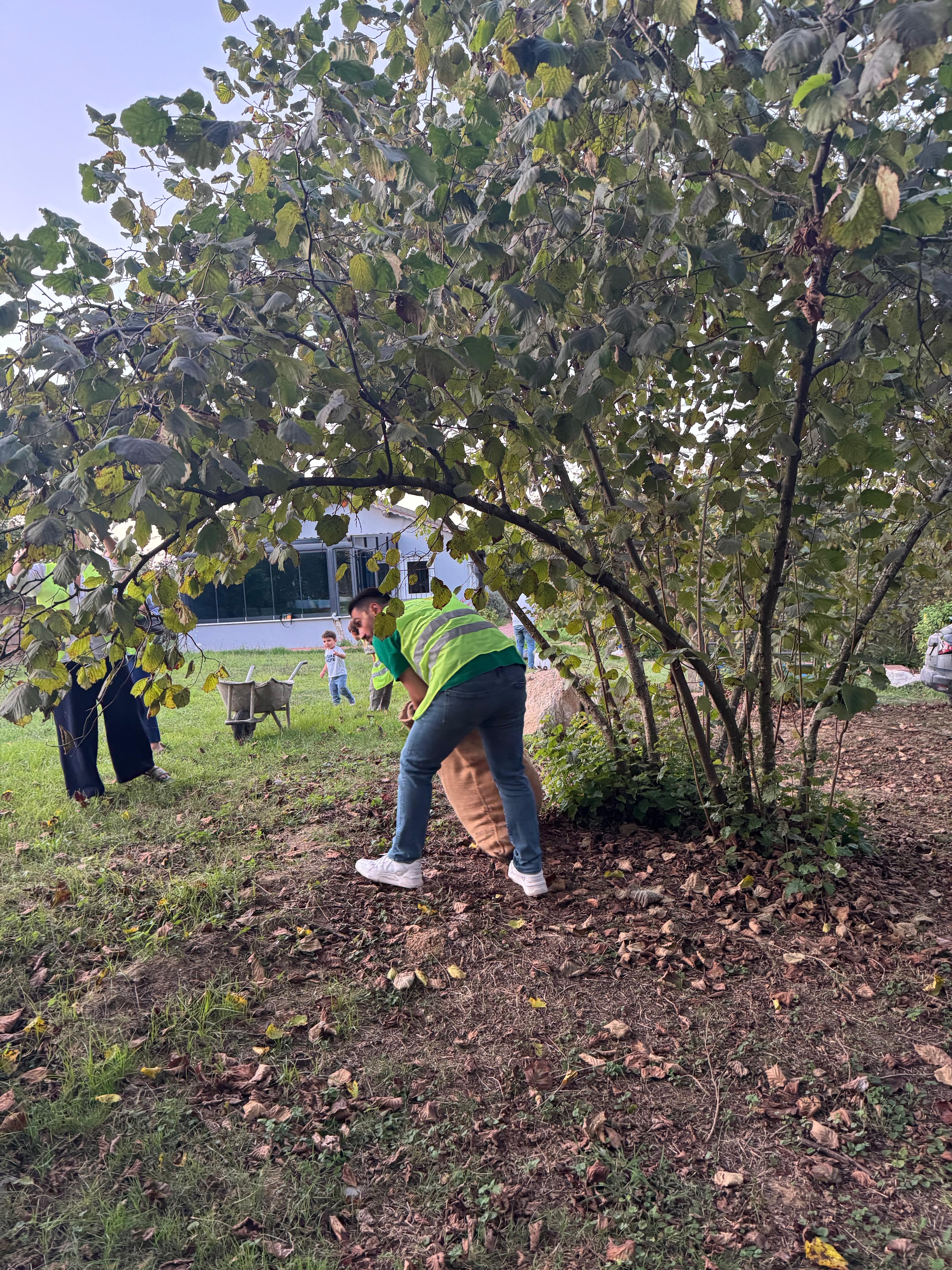 Bir Köyümüz Var – Fındık Toplama Projesi (Eşler Komitesi Organizasyonu İle)