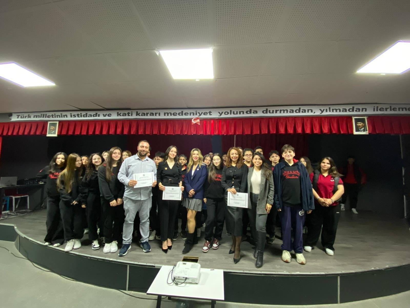 Çocuklarda ve Gençlerde Teknoloji Bağımlılığı