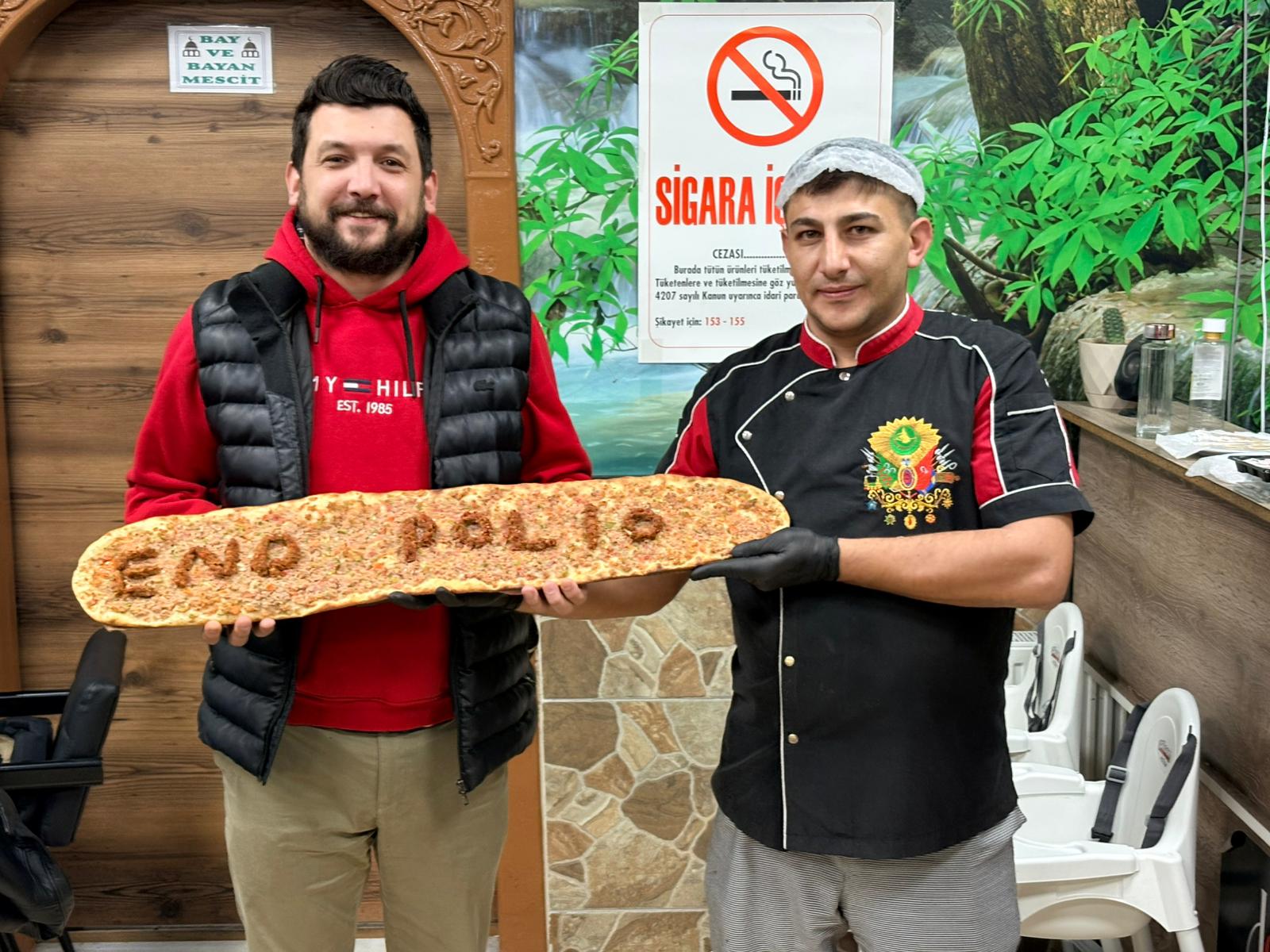 BAZEN DÜNYAYI DEĞİŞTİRMEK, BİR ETLİEKMEKLE BAŞLAR!