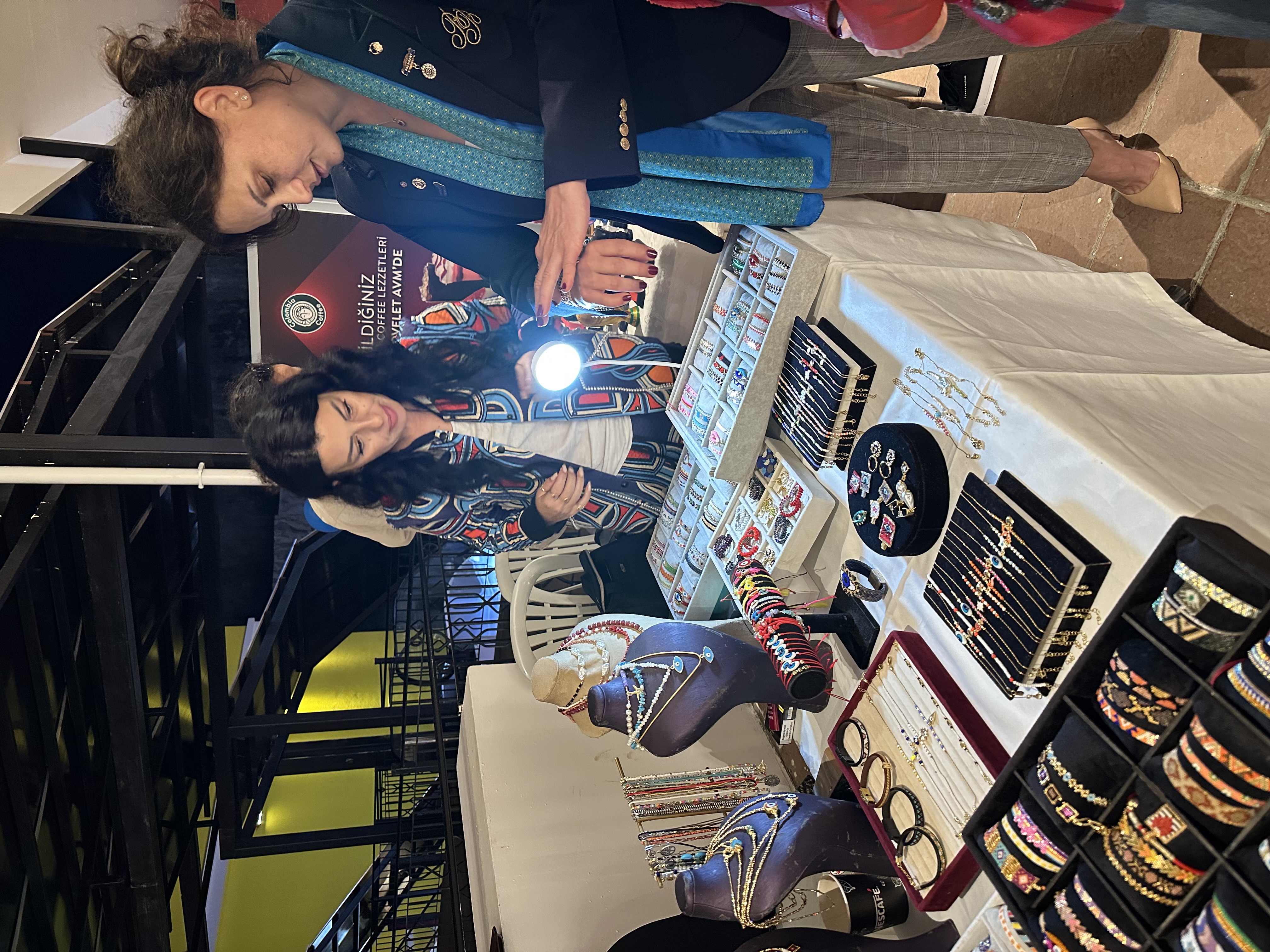 Cumhuriyet Kadınları El Emeği Çarşısdı