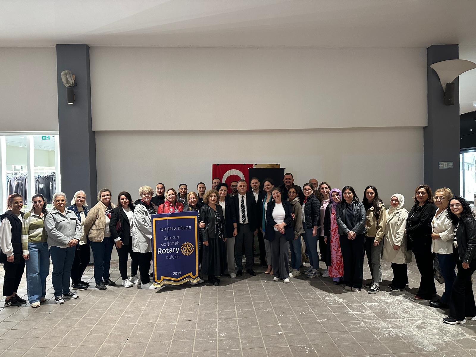 Cumhuriyet Kadınları El Emeği Çarşısı