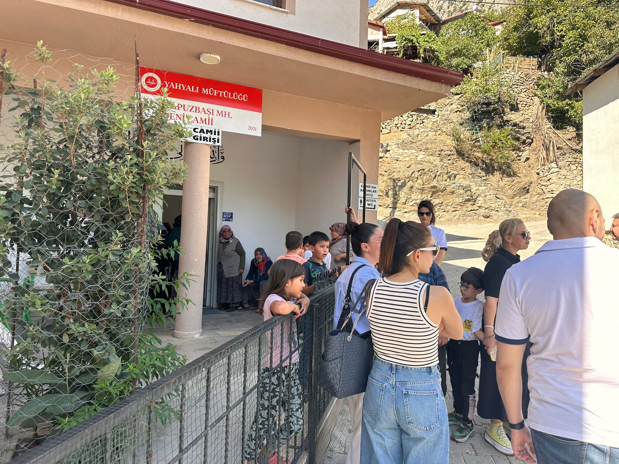 dezavantajlı bölgelerde, bir ya da birden fazla etkinlikte en az 25 kadının katıldığı toplantı düzenlemek