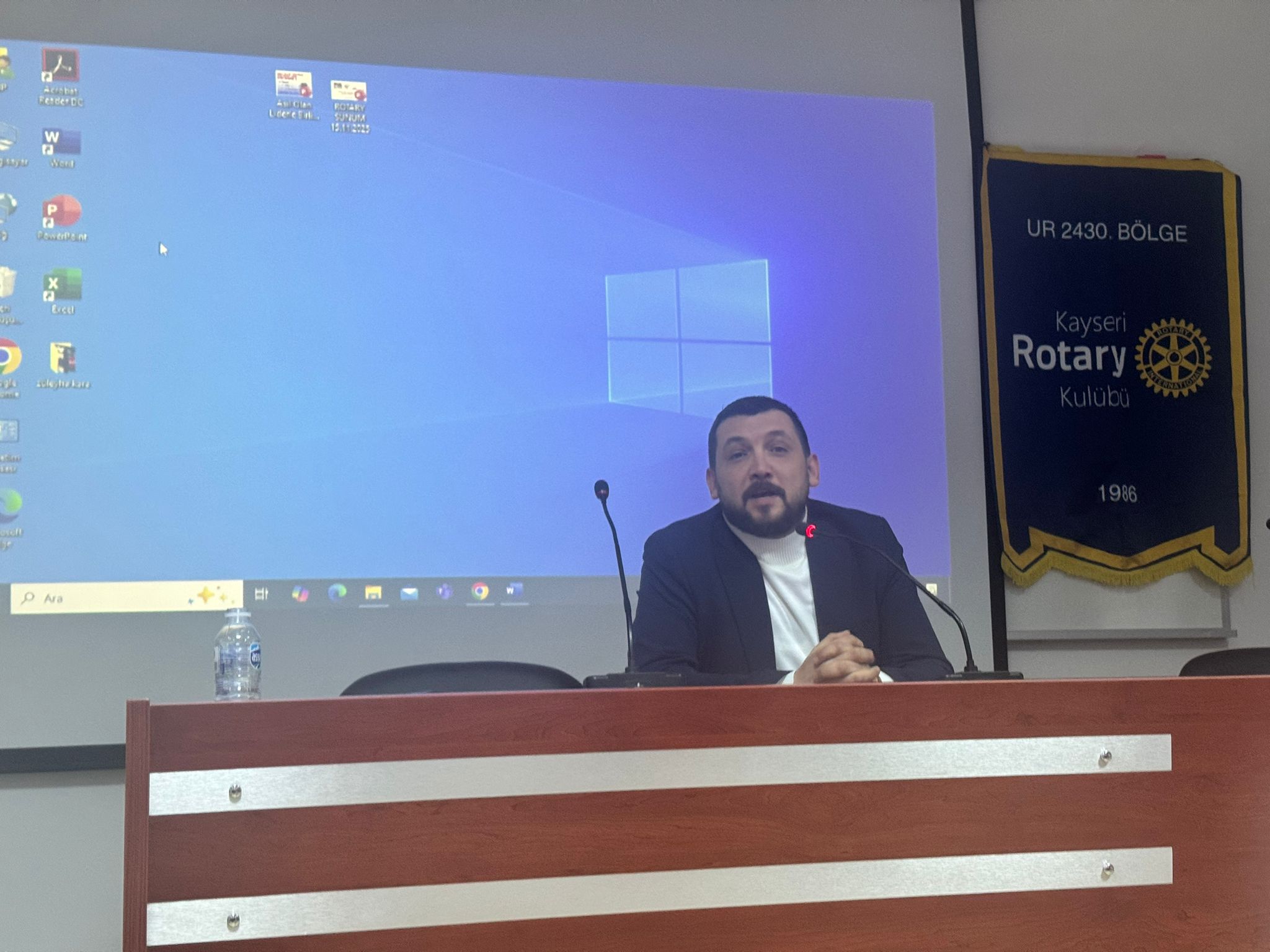 Bölge konuşmacı bankası kaynağından en az iki kişinin toplantılara katılarak, konuşmacı konuk olarak değerlendirilmesi