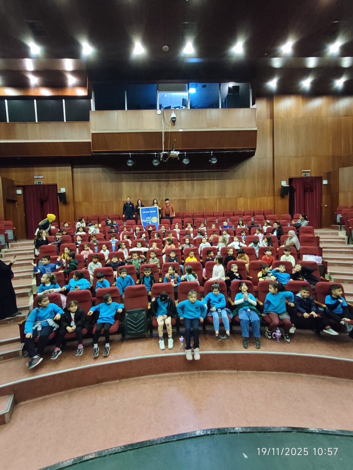 Gökbey Anaokulu öğrencileri ile çocuk tiyatrosu izledik