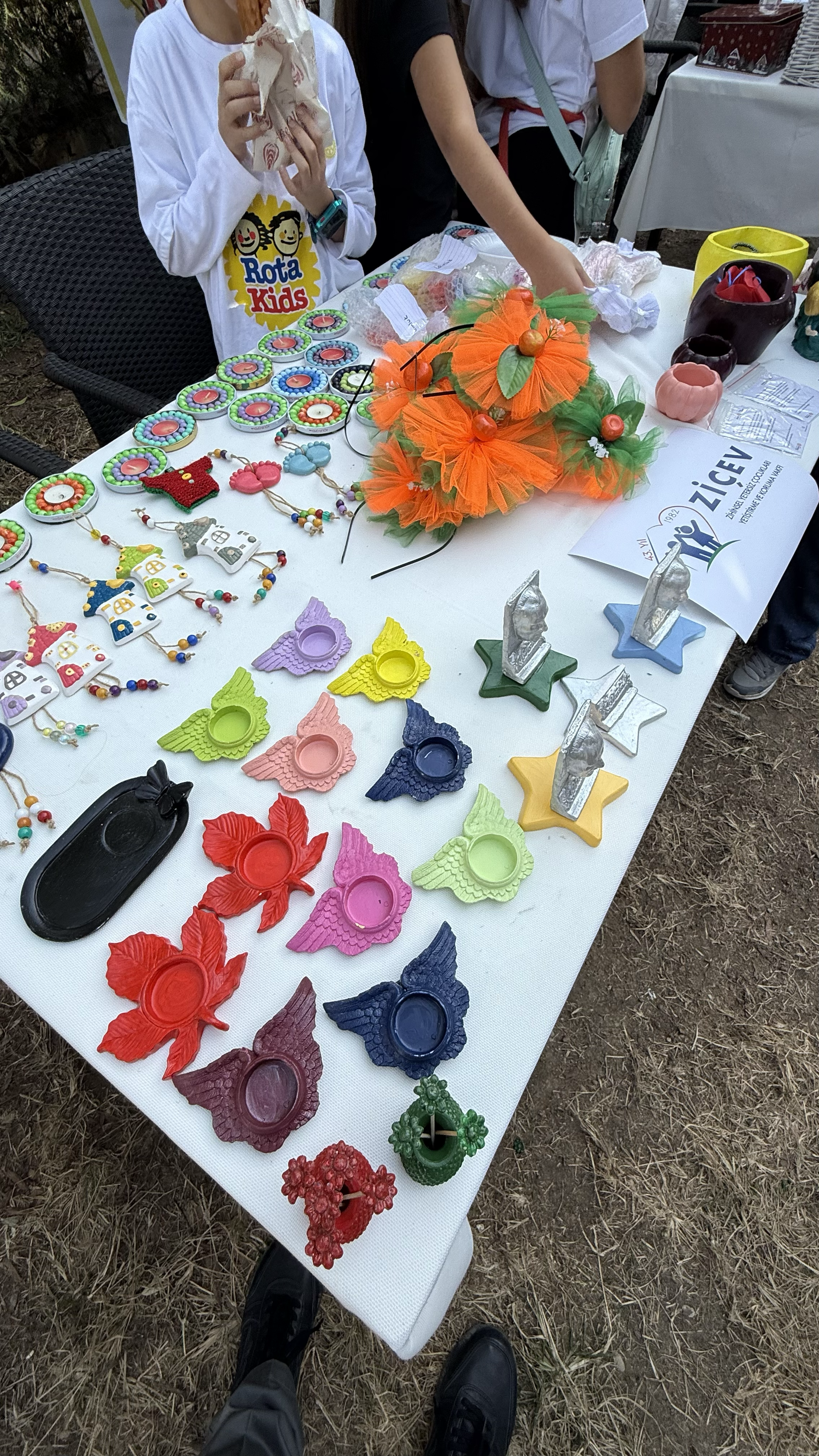 Ziçev Boyama Atölyesi Ürünlerinin Yılbaşı Panayırında Sergilenmesi