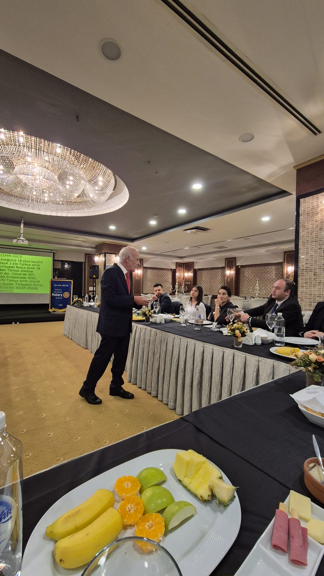 Bir Fidan Yetiştiriyoruz