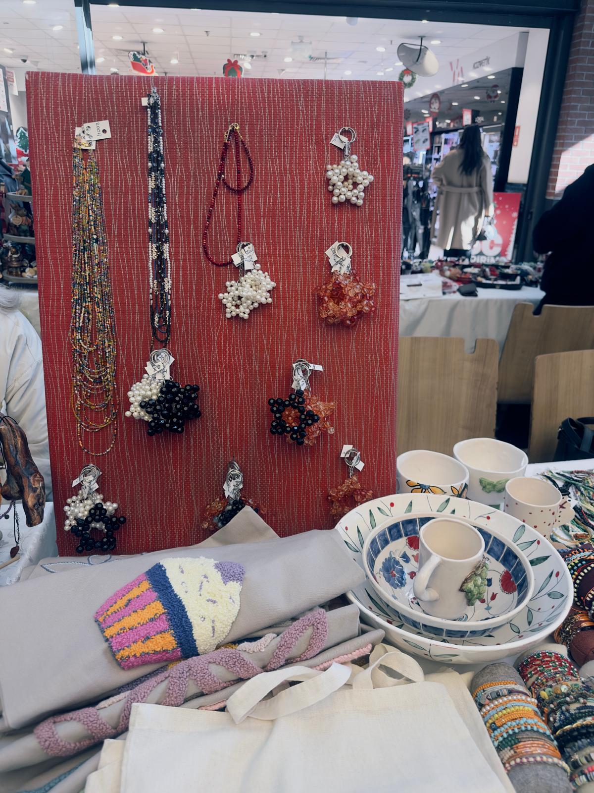 Akdeniz Rotary Kulübü Olarak ZİÇEV ' le birlikye Yılbaşı Pazarı Etkinliği